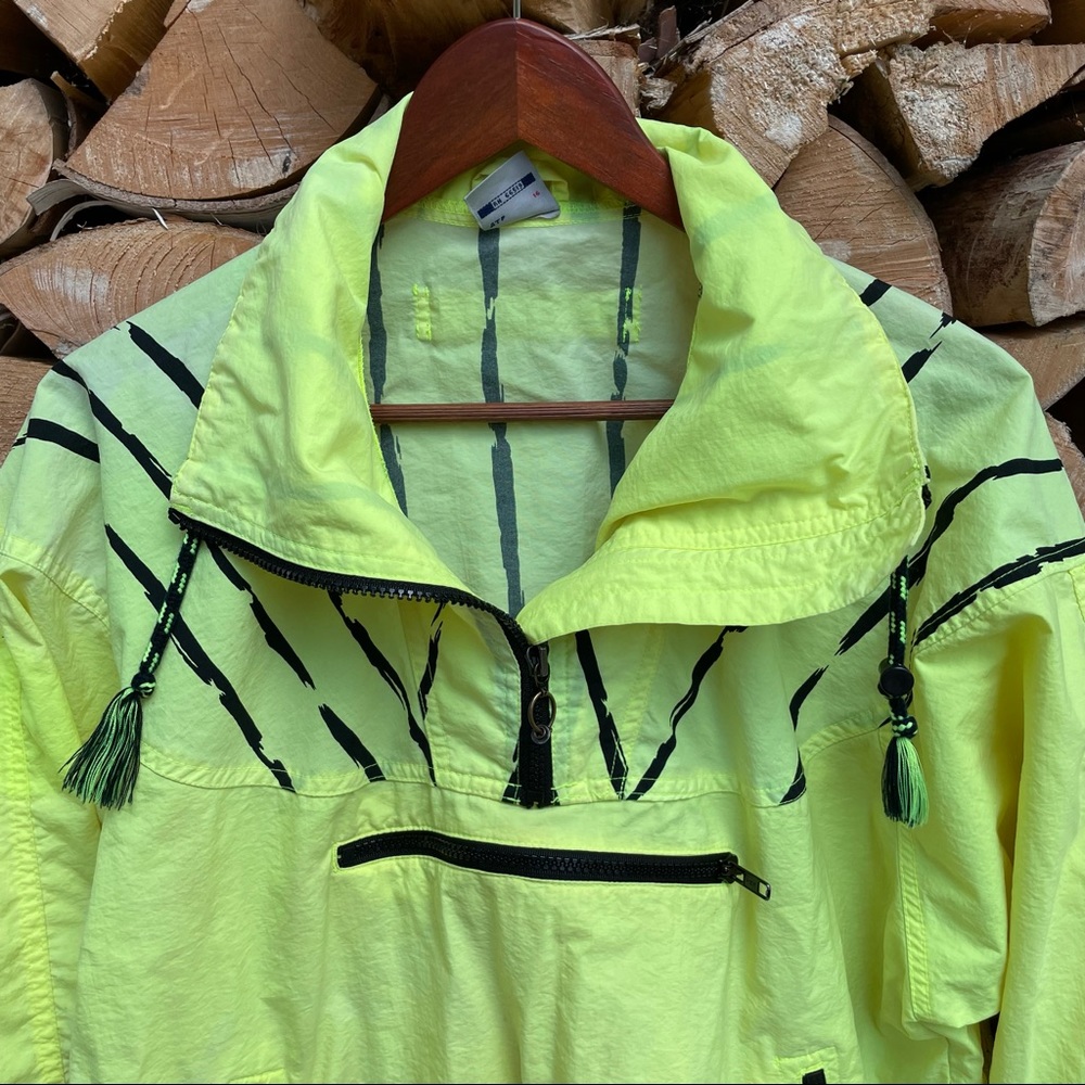 Retro wind Breaker - Picture 5 of 5